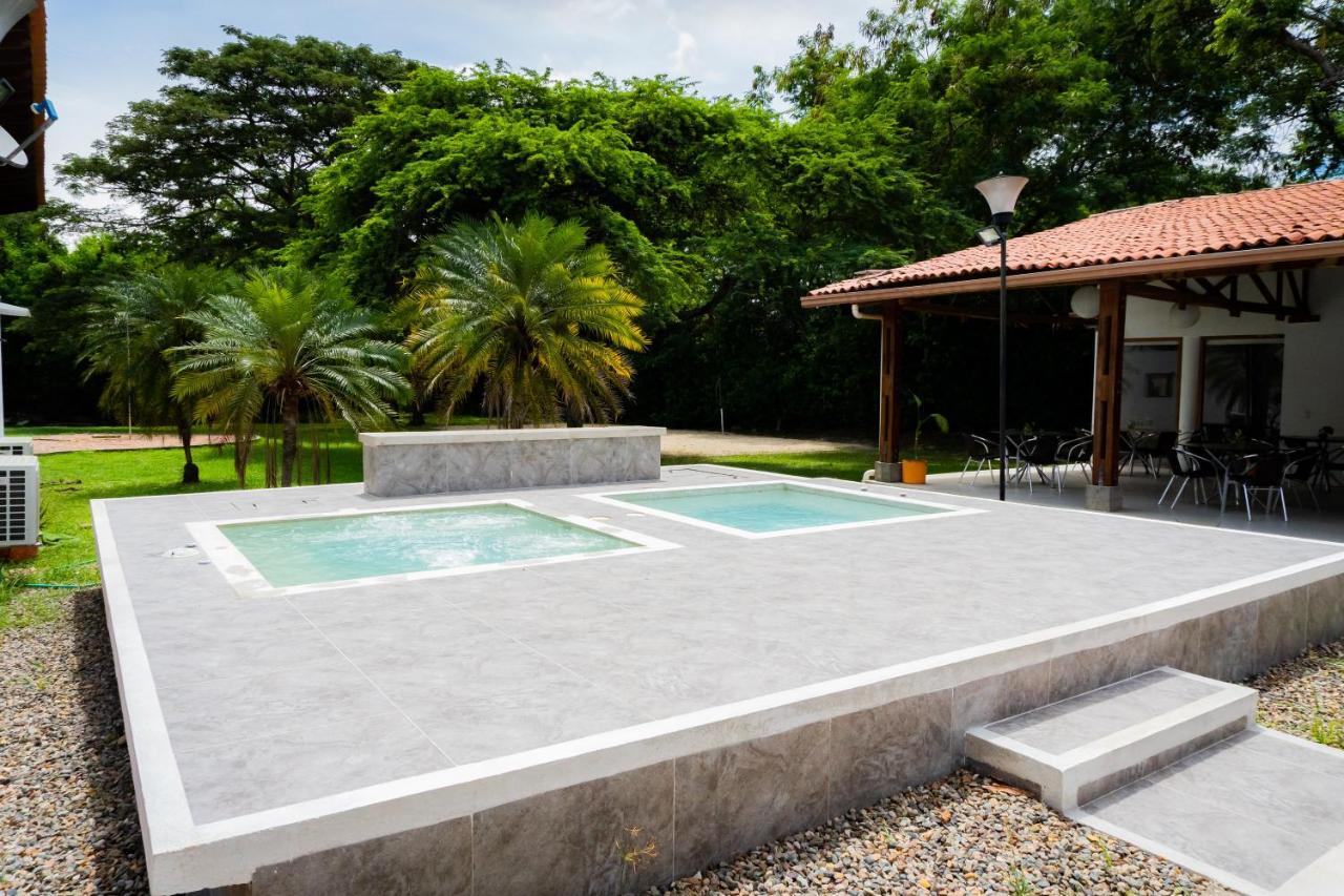 Hotel Penon Suites Girardot Kültér fotó