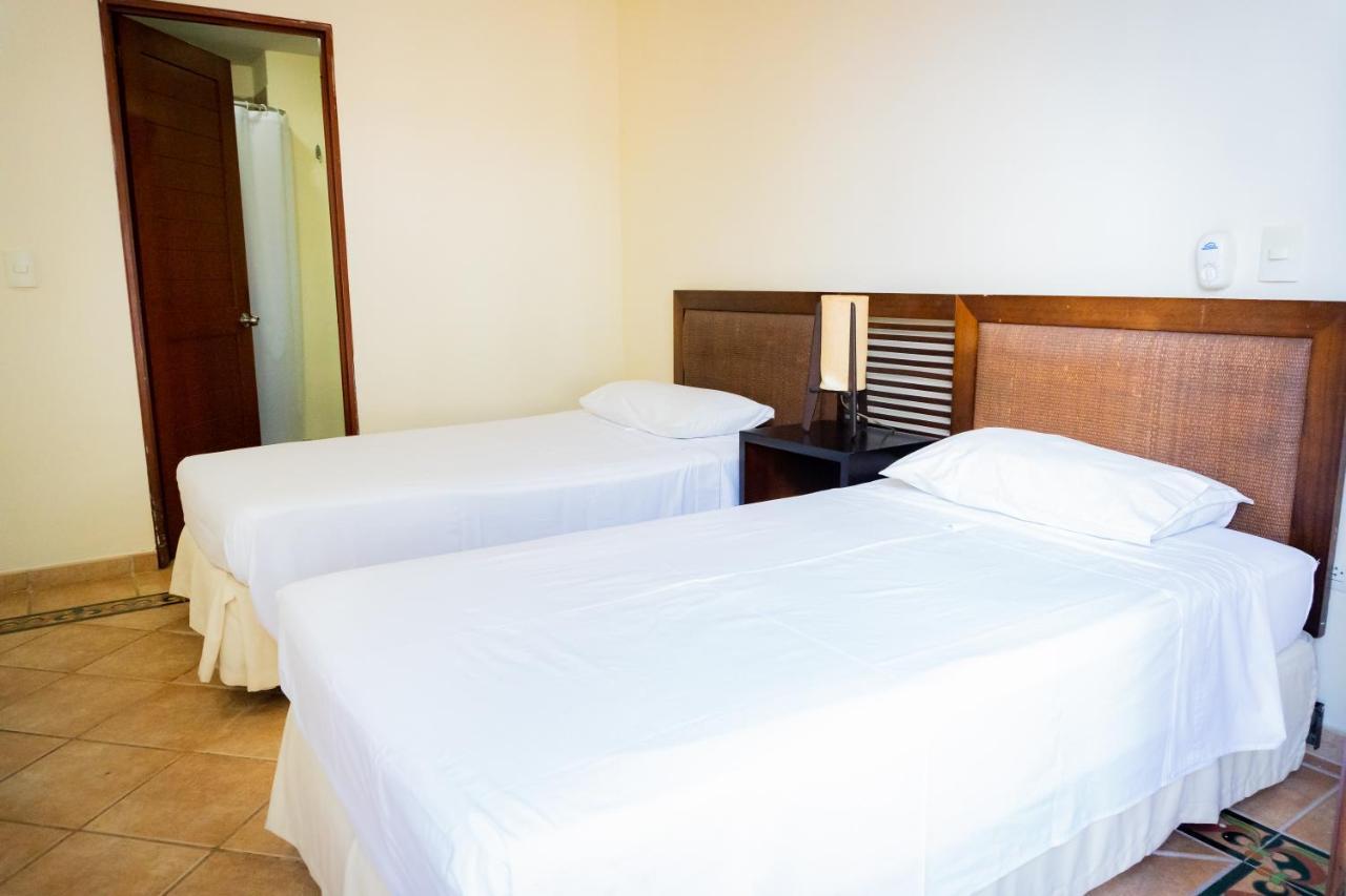 Hotel Penon Suites Girardot Kültér fotó