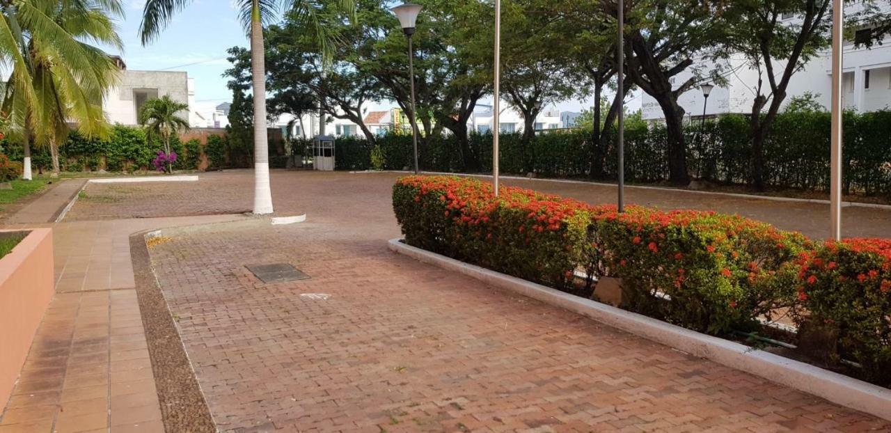 Hotel Penon Suites Girardot Kültér fotó