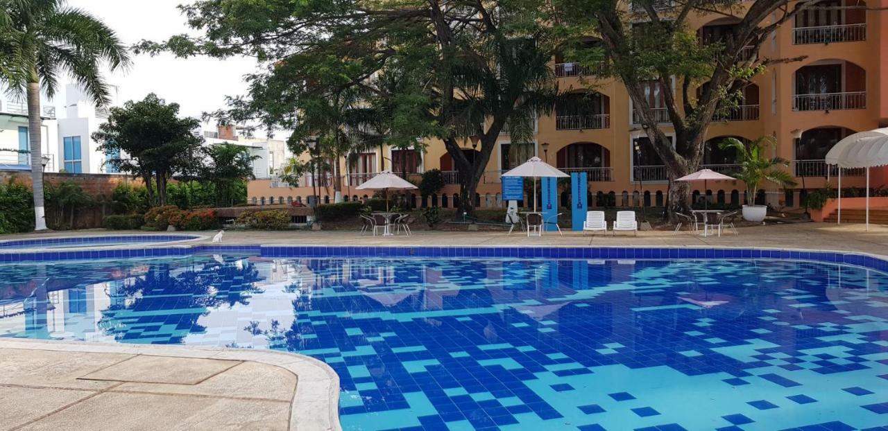 Hotel Penon Suites Girardot Kültér fotó