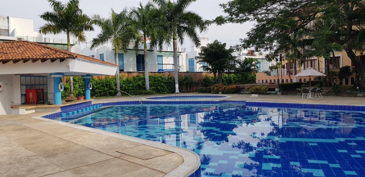 Hotel Penon Suites Girardot Kültér fotó